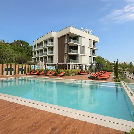 Aquaview Lux & Pool Apartment *