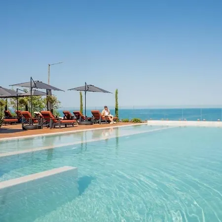 Aquaview Lux & Pool Apartment